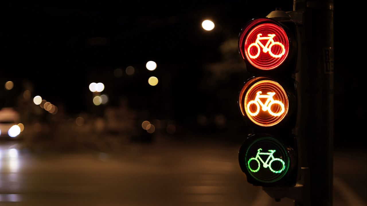 Wallpaper traffic light, symbol, bike, glow, night hd, picture, image