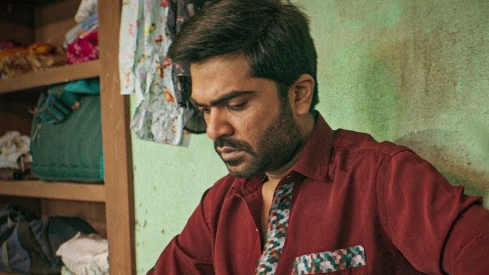 Vendhu Thanindhathu Kaadu review: A gangster drama without any heroism