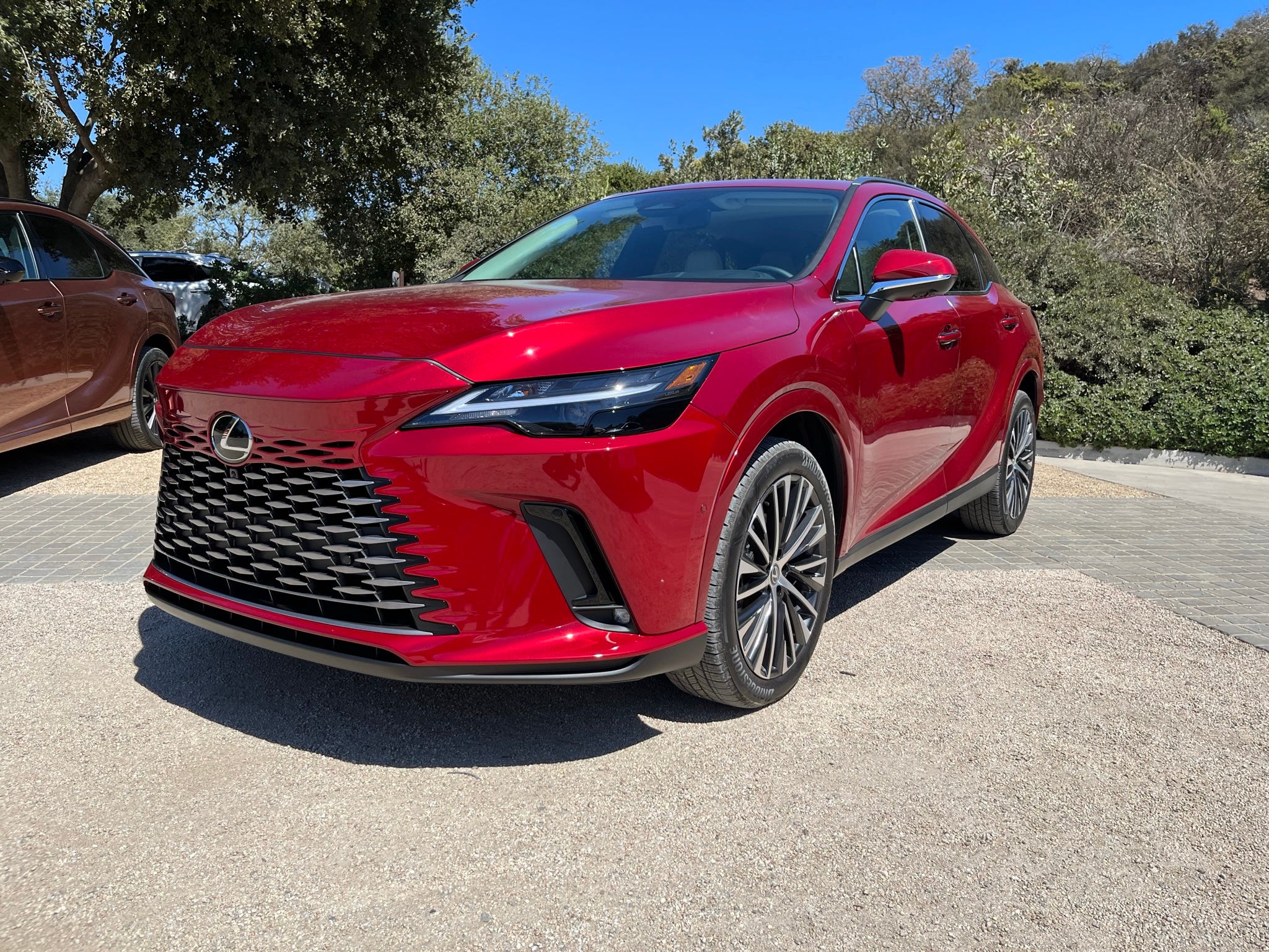 2023 Lexus RX SUV has advanced tech, luxury, and one annoying feature