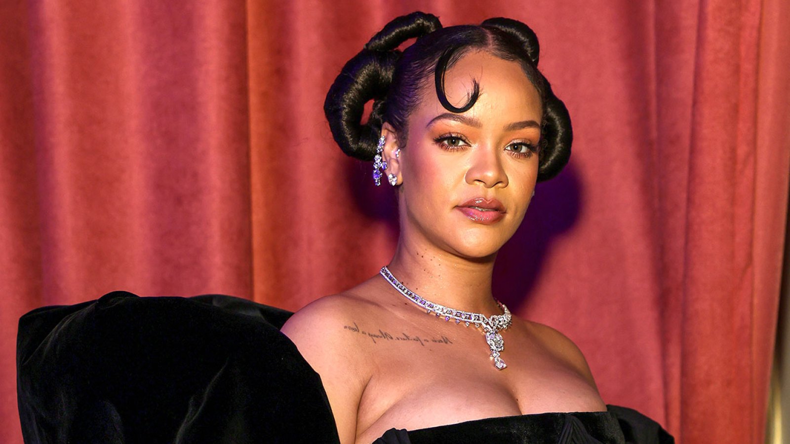 Golden Globes 2023: Rihanna Stuns in Custom Schiaparelli Gown