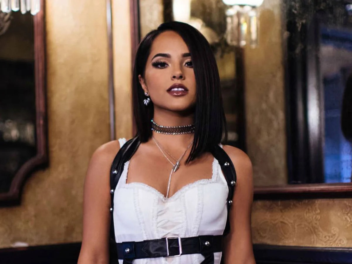 Becky G copied Karol G's look to sing her part of 'MAMIII' and this was the reaction of the paisa