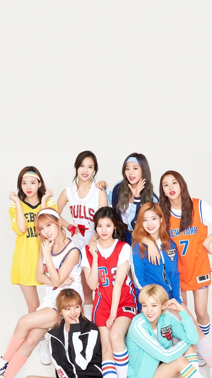 Twice wallpaper✓✨ group photo
