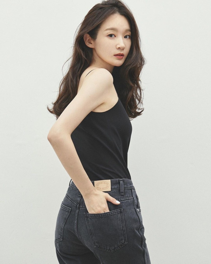 Inside Kang Min Kyung's YouTube Vlogs
