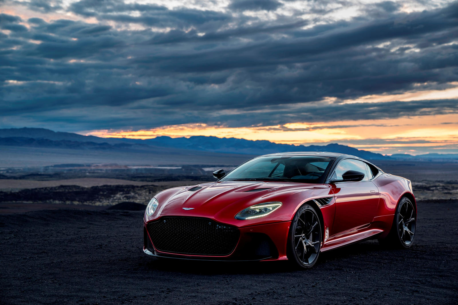 2023 Aston Martin DBS Exterior Dimensions: Colors Options & Accessories