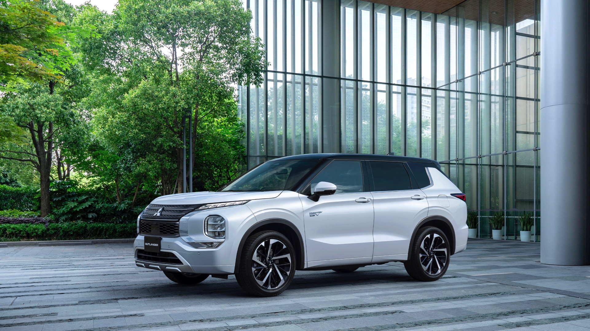 2023 Mitsubishi Outlander PHEV Revealed: With Bigger Battery, Will It Mile RAV4 Prime?