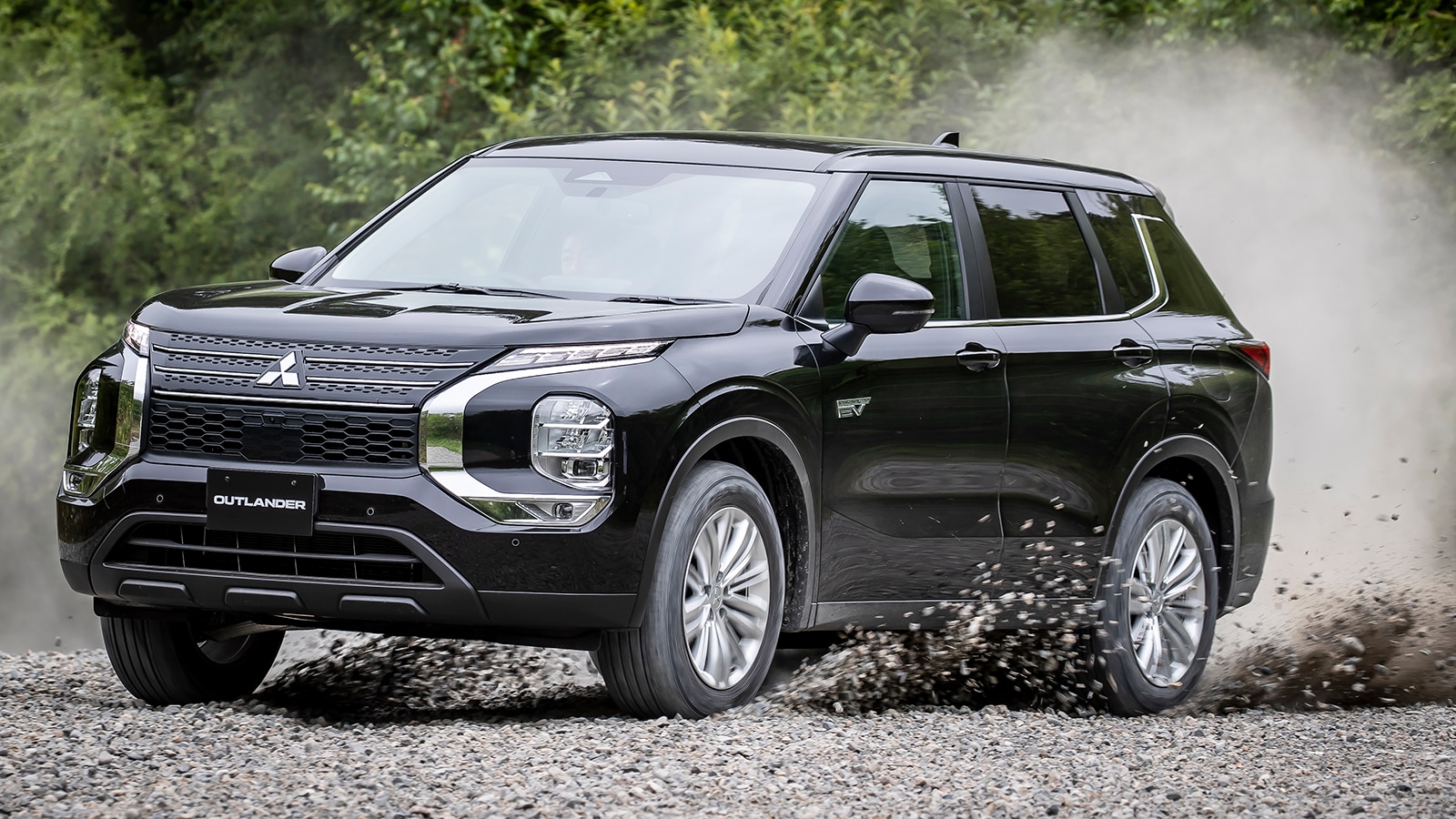2023 Mitsubishi Outlander PHEV: Forging Its Own Path