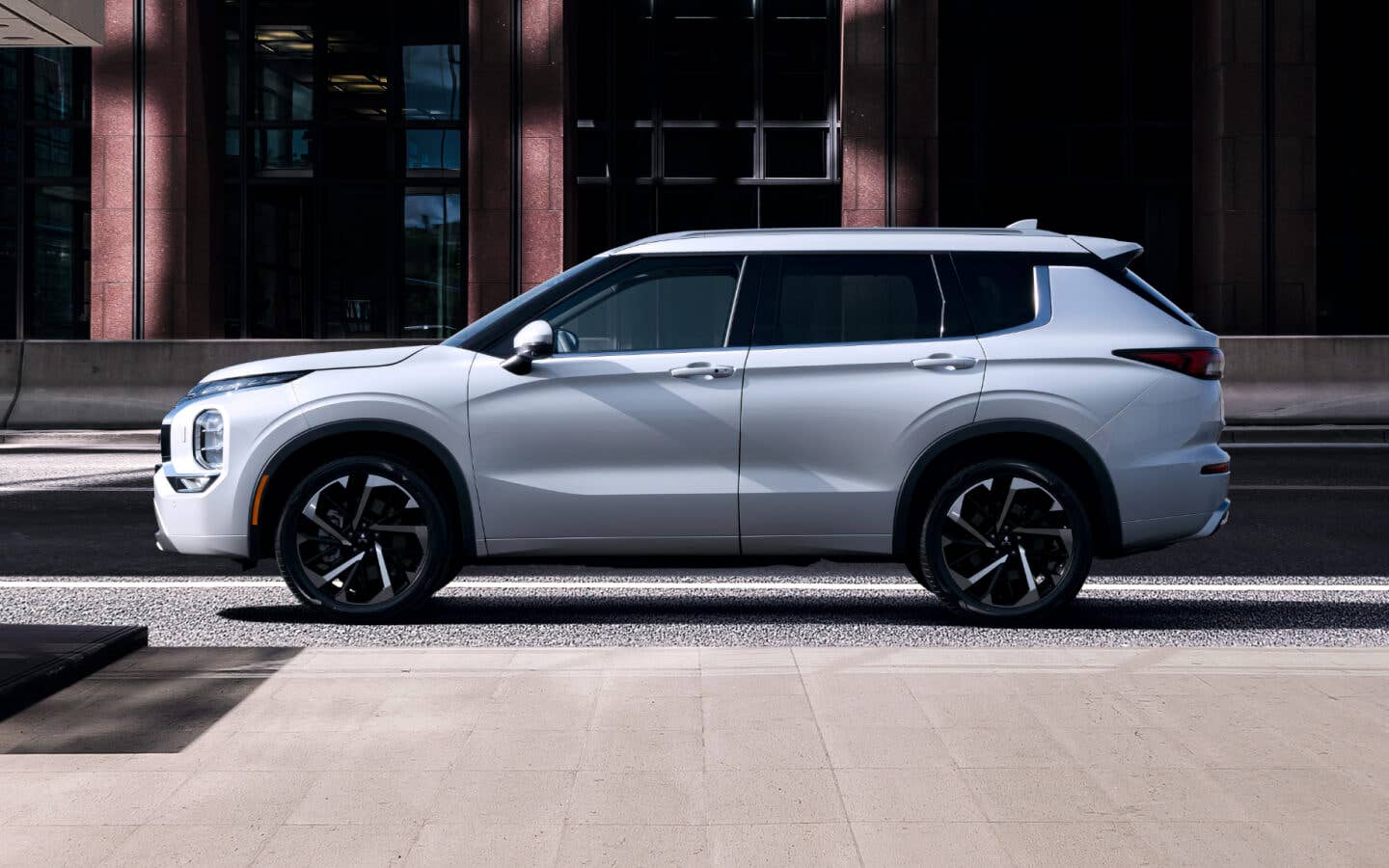 2022 Mitsubishi Outlander Design