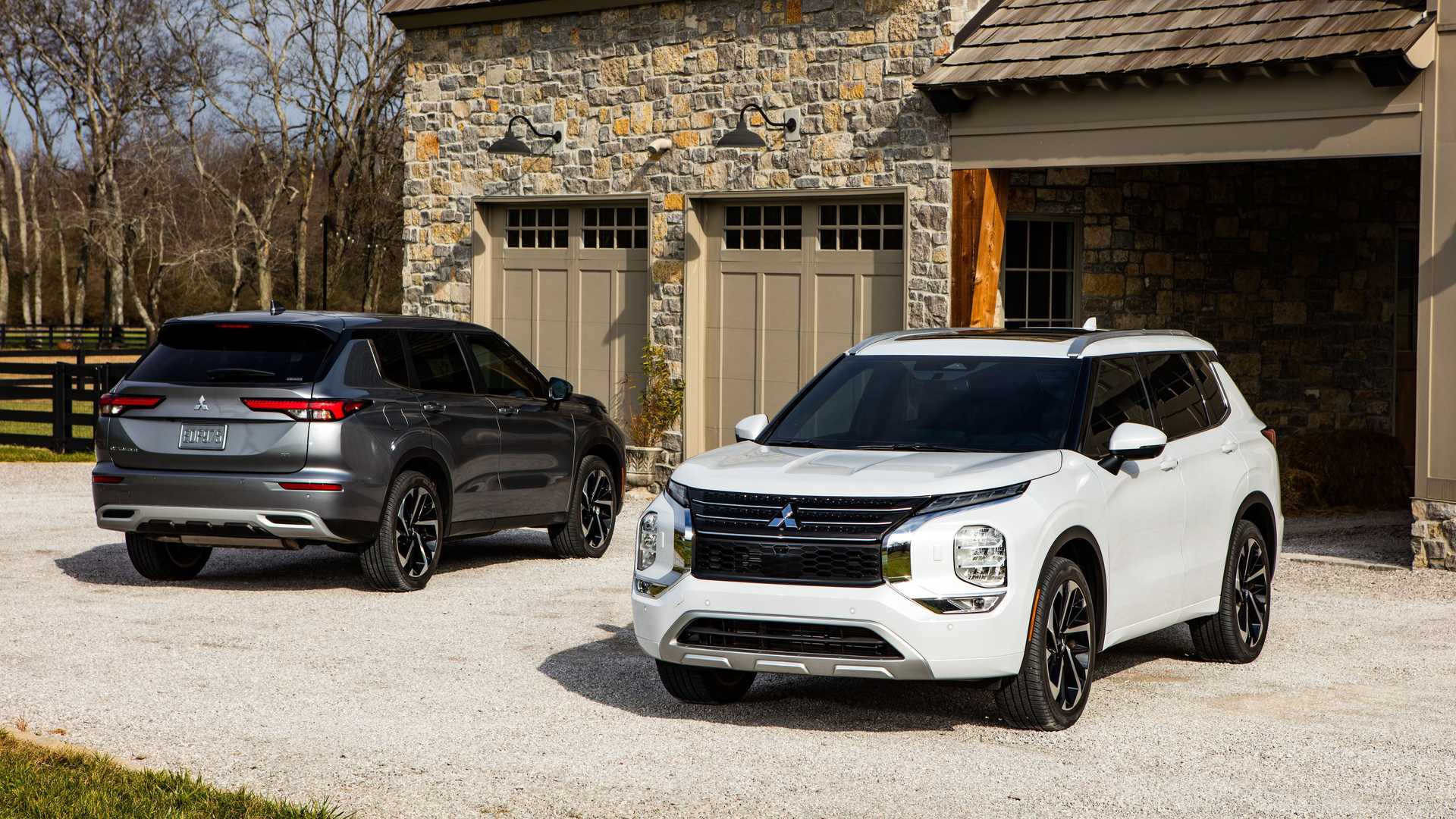Mitsubishi Outlander News and Reviews