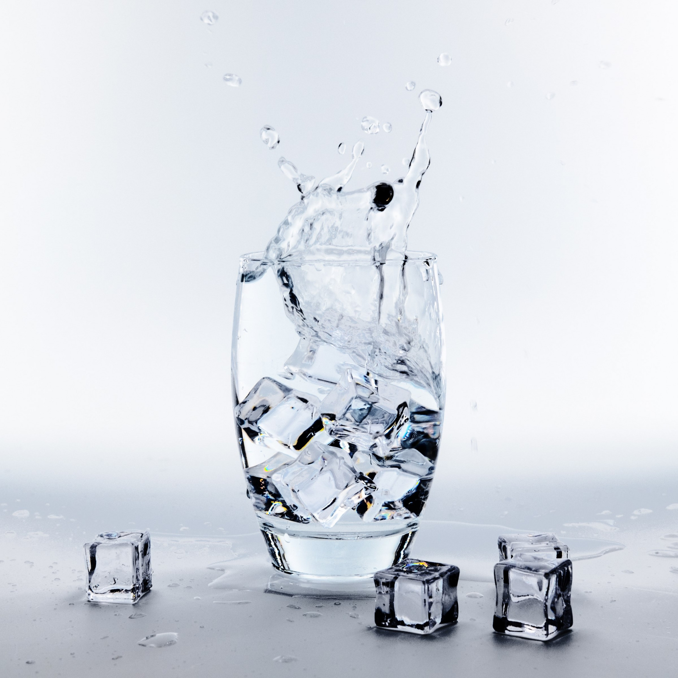 Download wallpaper: Water glass with ice cubes 2224x2224