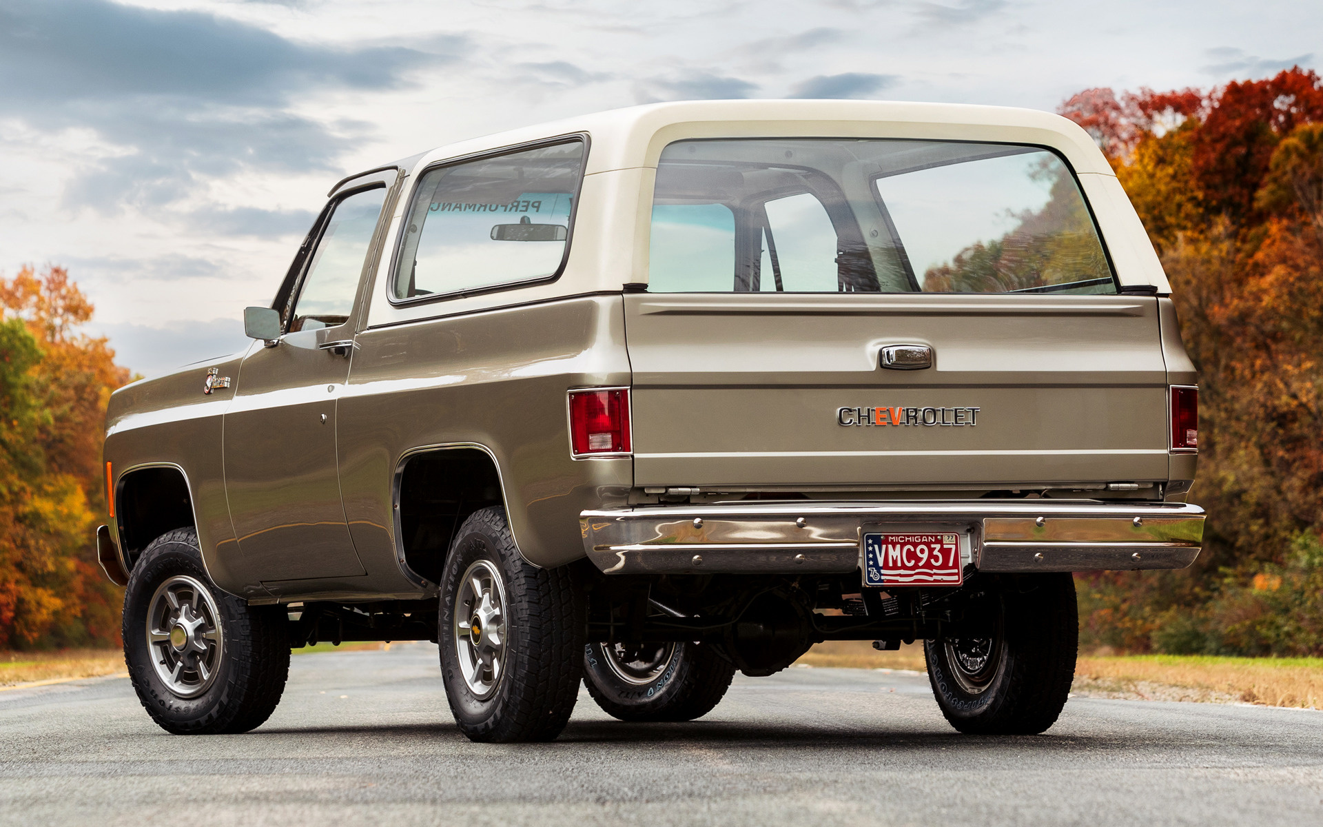 Chevrolet K5 Blazer E [1977] And HD Image