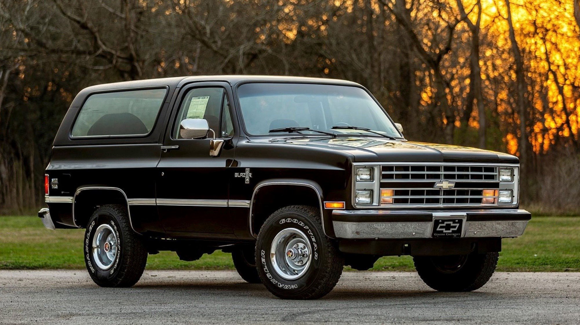 Christmas Is Coming And You're THINKING About Buying That VINTAGE Truck Like A K5 Chevy Blazer. If So, You'd BETTER Read THIS First! Auto News