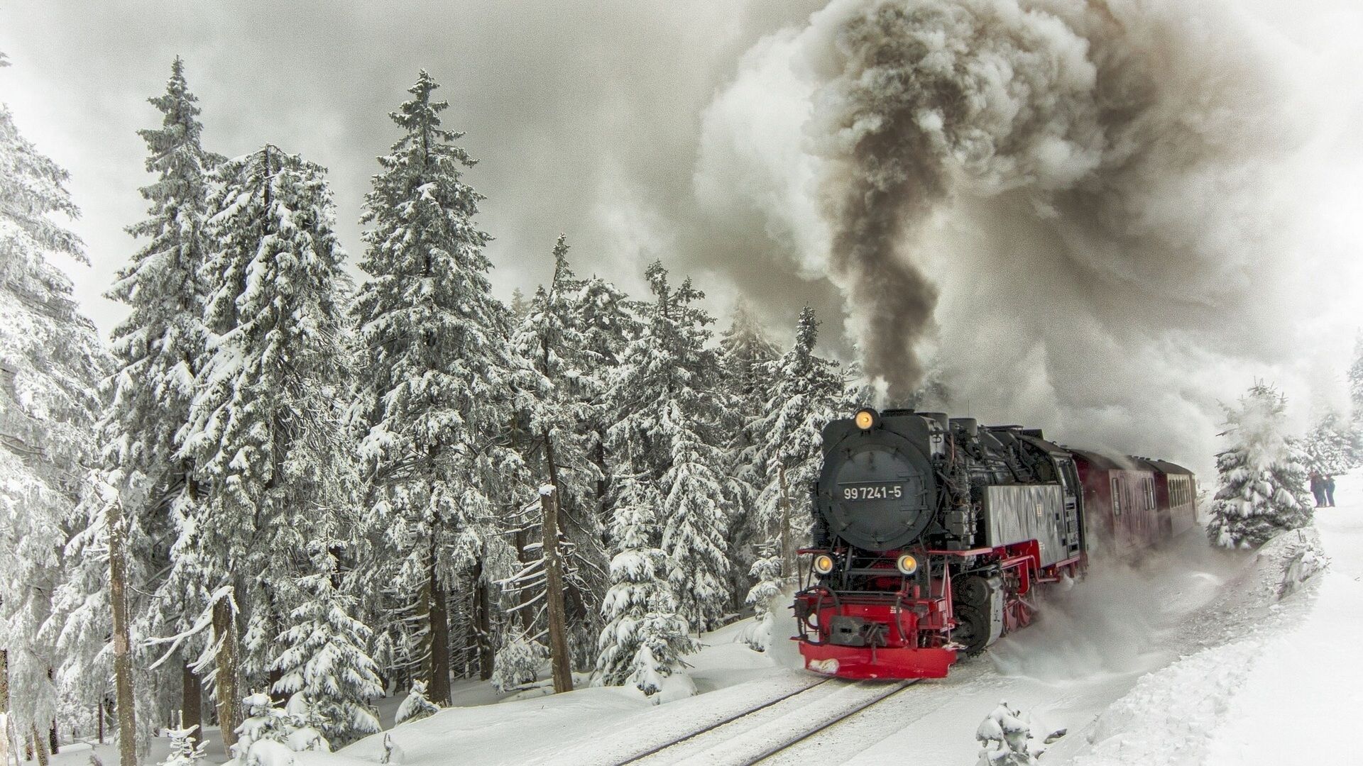 Winter Train Wallpaper