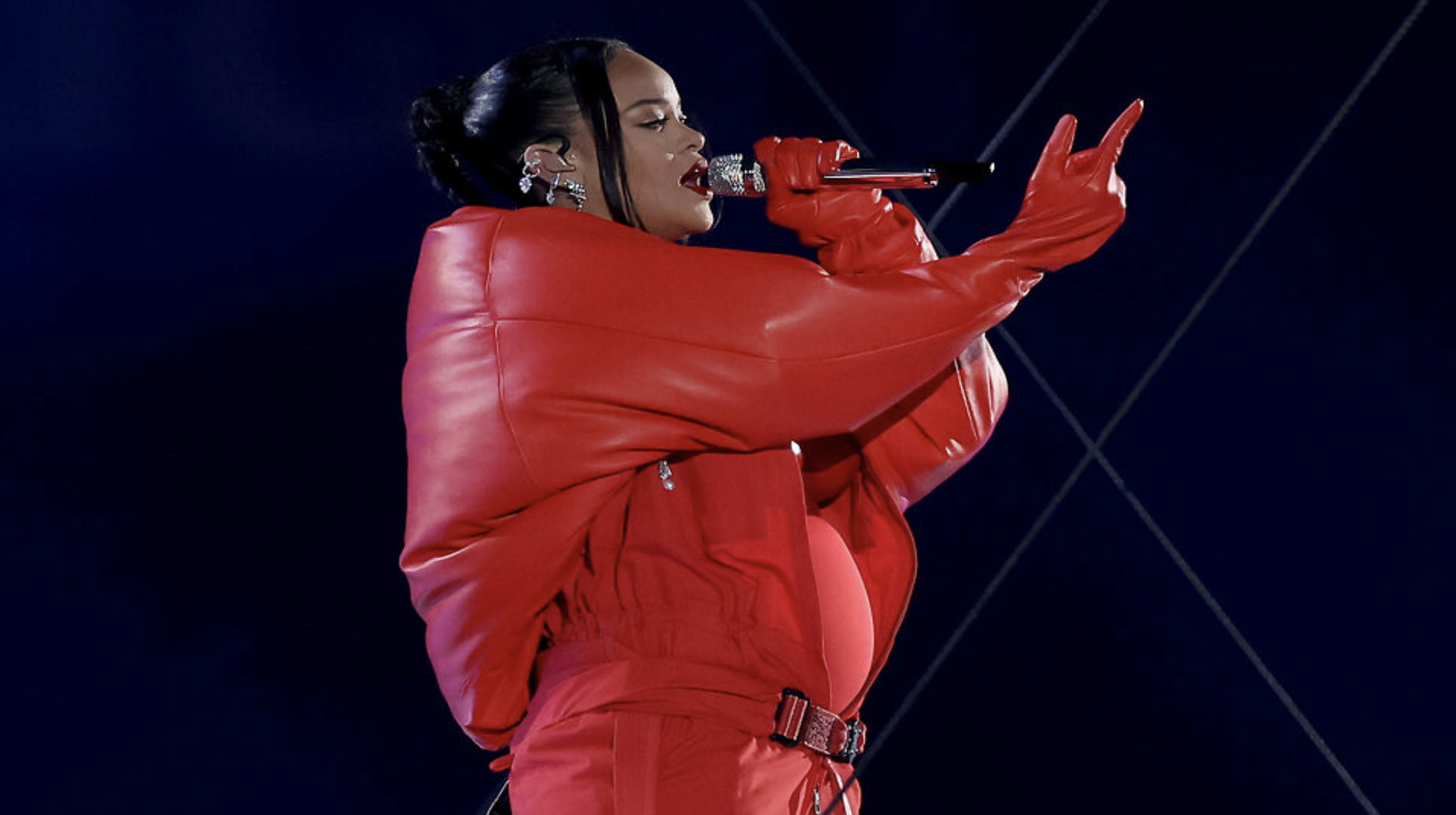 Is Rihanna Pregnant Again? Super Bowl Photo Make Fans Think Yes