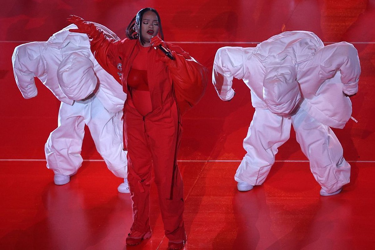 2023 Super Bowl Photo: See Pics of Rihanna's Halftime Show!
