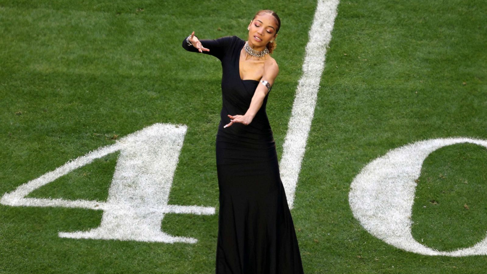 ASL performer goes viral during Rihanna's Super Bowl halftime show Morning America