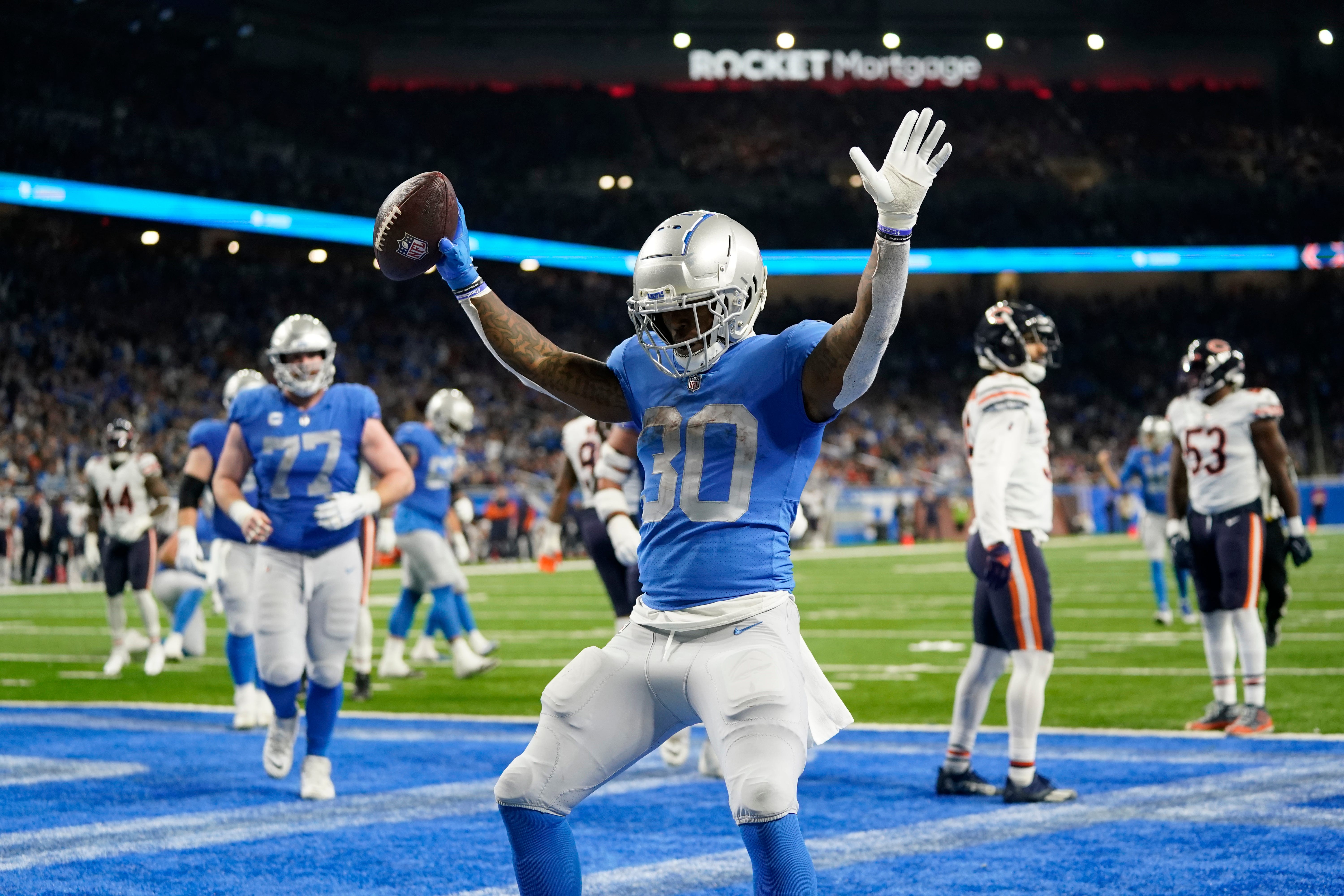 Detroit Lions run right through Bears to keep playoff hopes alive