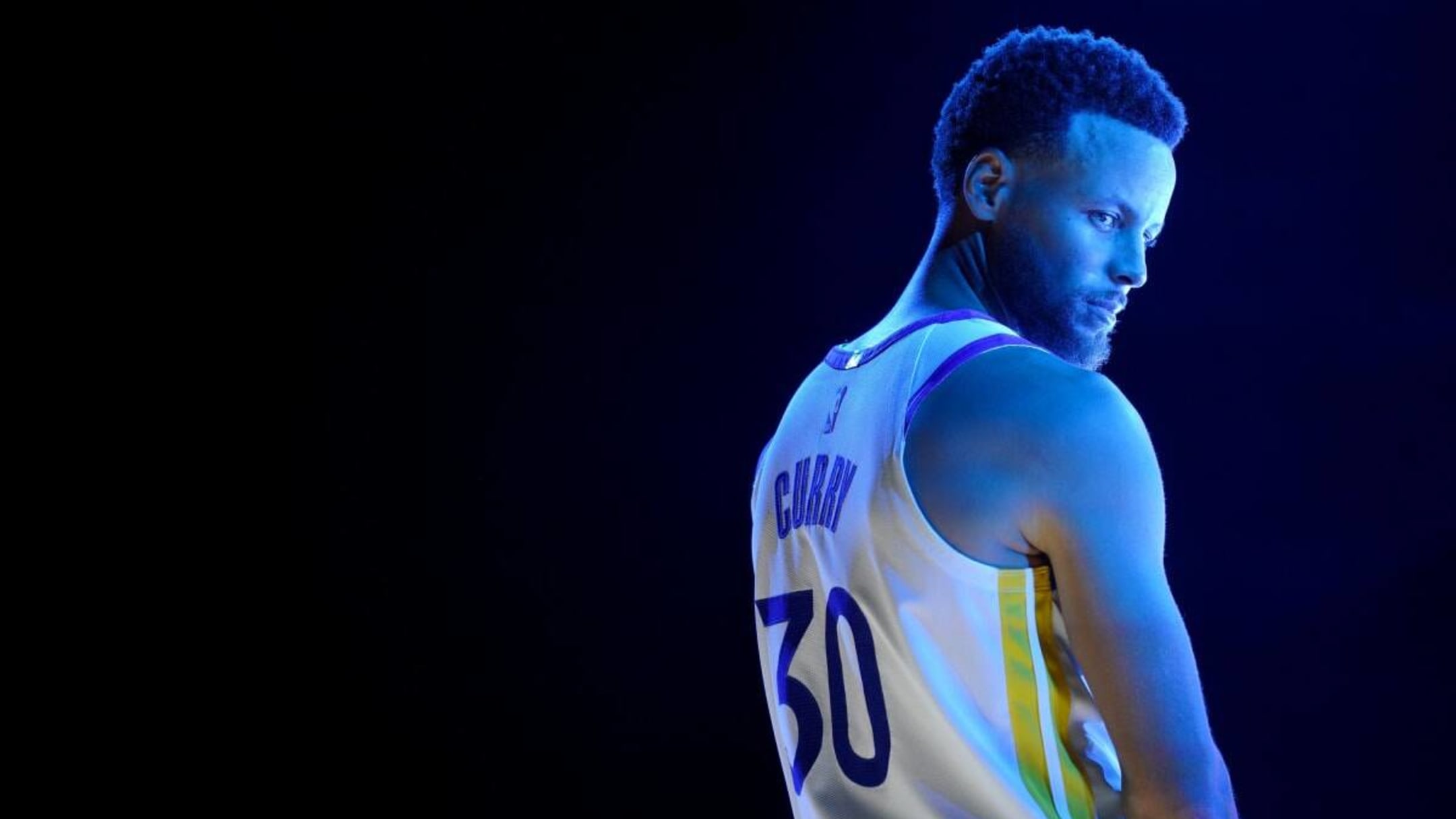 Steph Curry Tweets Out 3 Photo From Japan