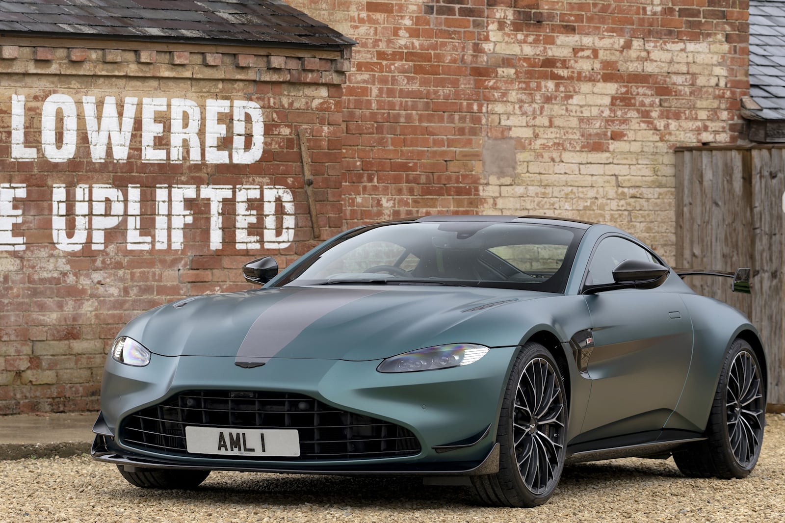 2023 Aston Martin Vantage Coupe Exterior Dimensions: Colors Options & Accessories