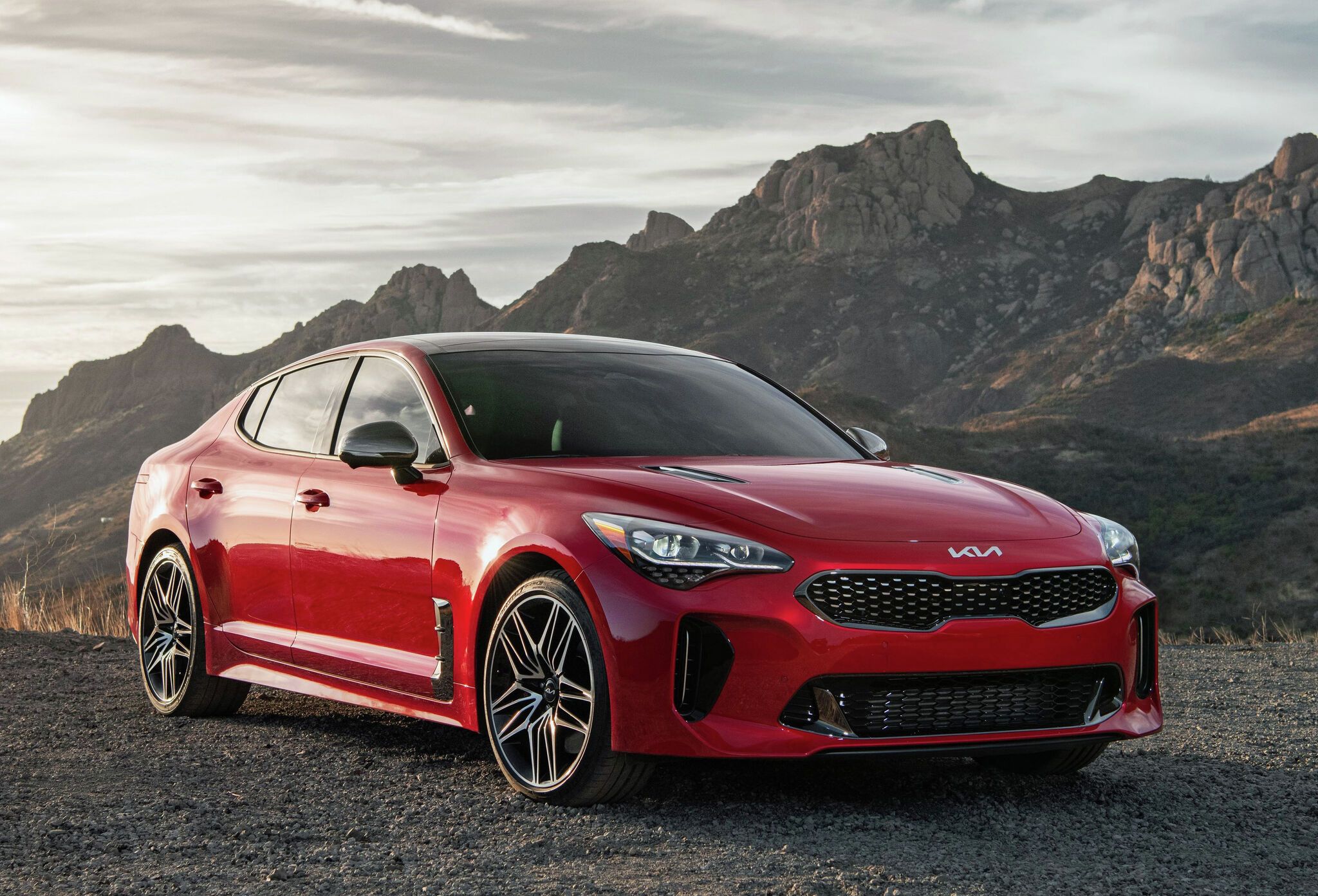 Kia Stinger sport hatch combines stylish design, turbo performance