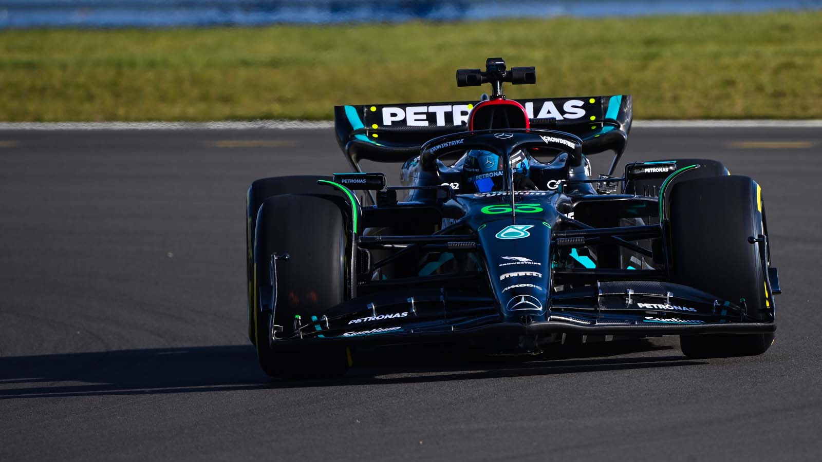 Mercedes take in first laps with W14 in Silverstone shakedown