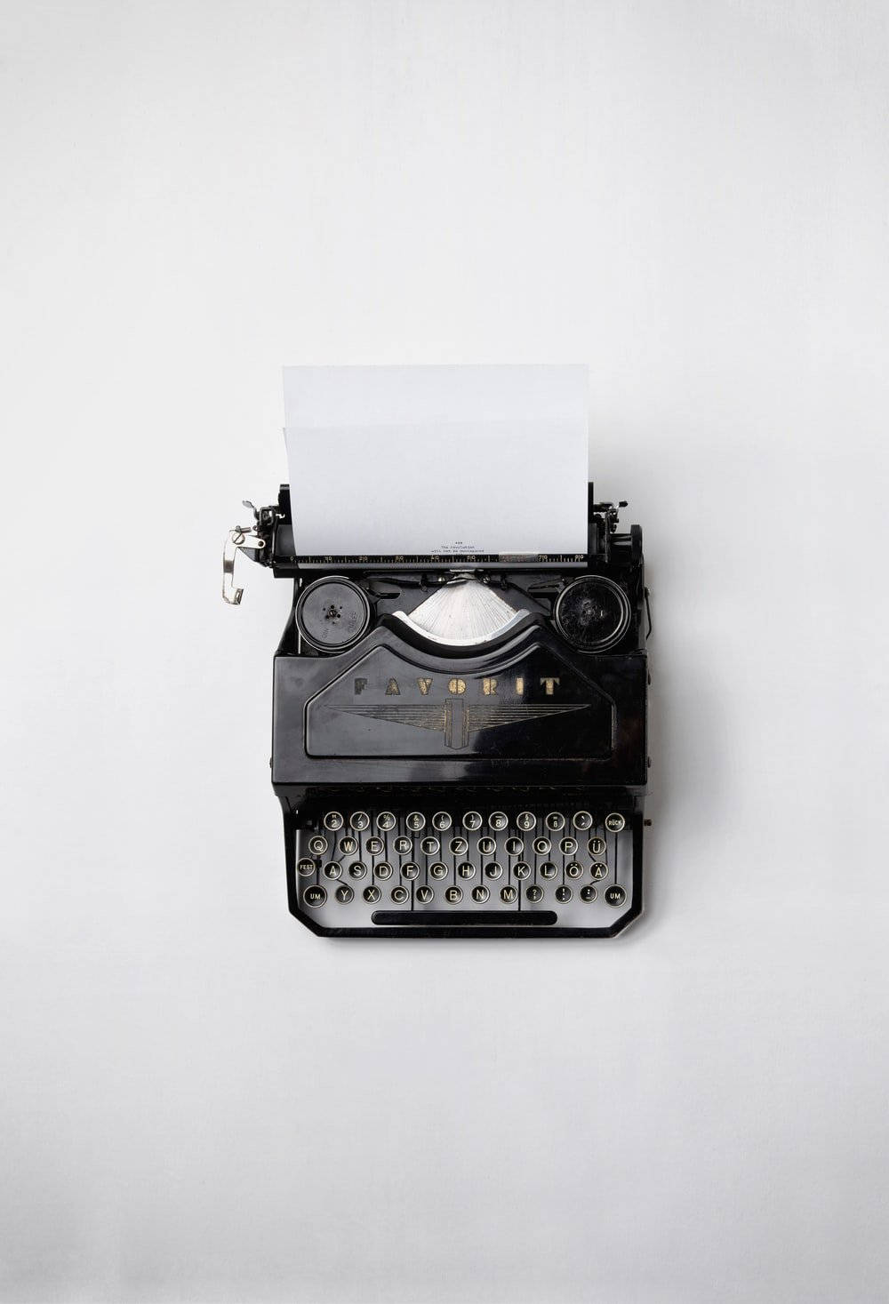 Download Typewriter For Content Writing Wallpaper