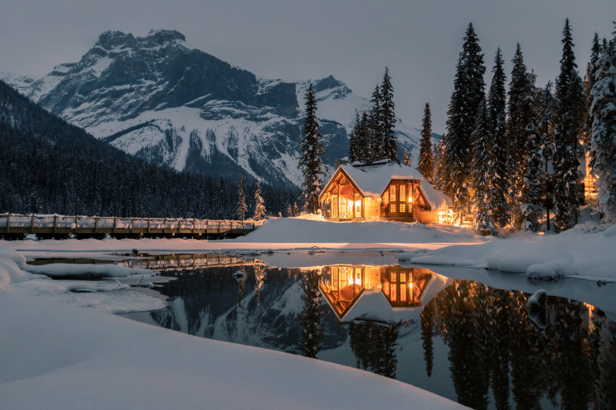 Winter Lodges That Are Both Cozy and Majestic