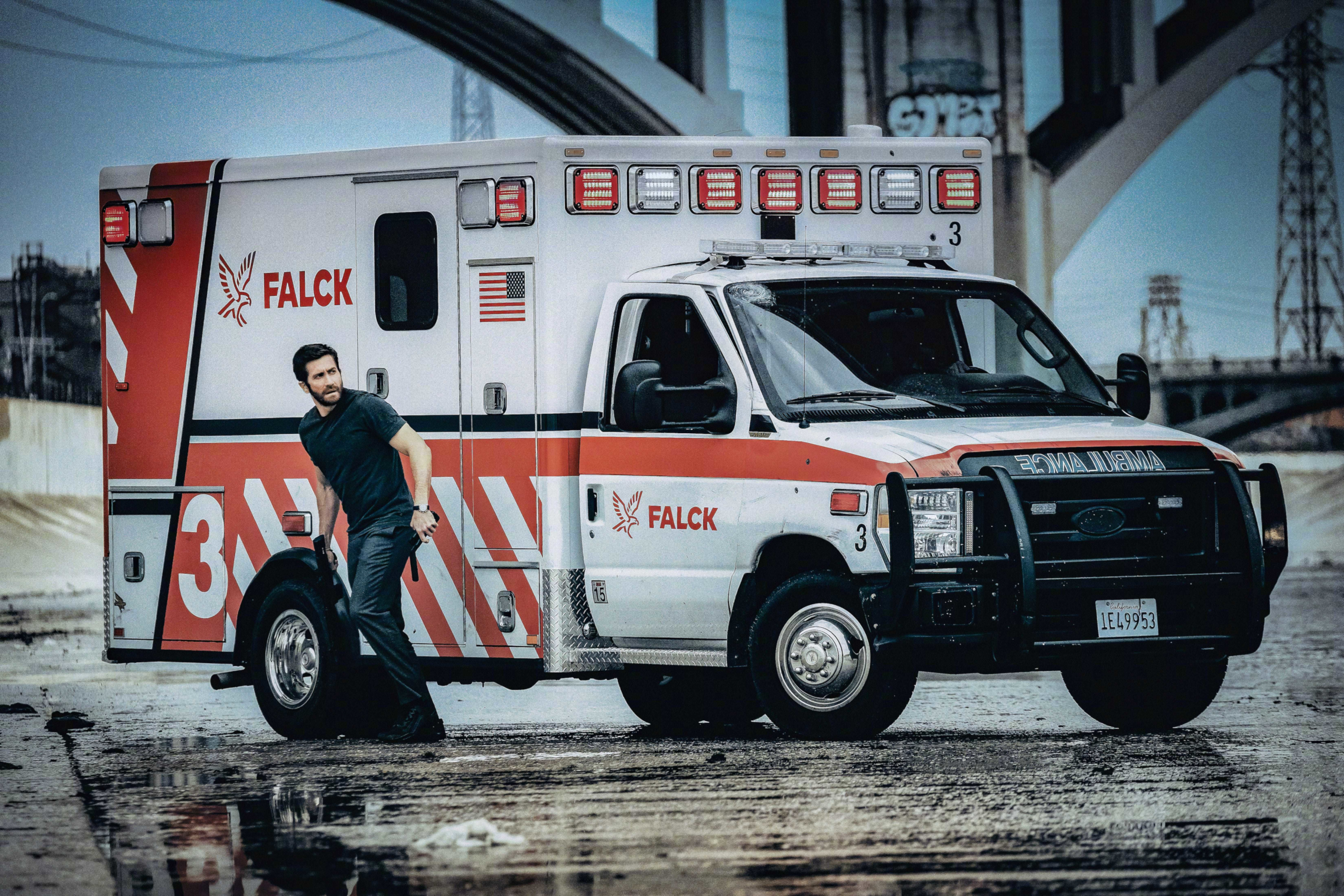 Download Jake Gyllenhaal Movie Ambulance (Movie) Ambulance HD Wallpaper