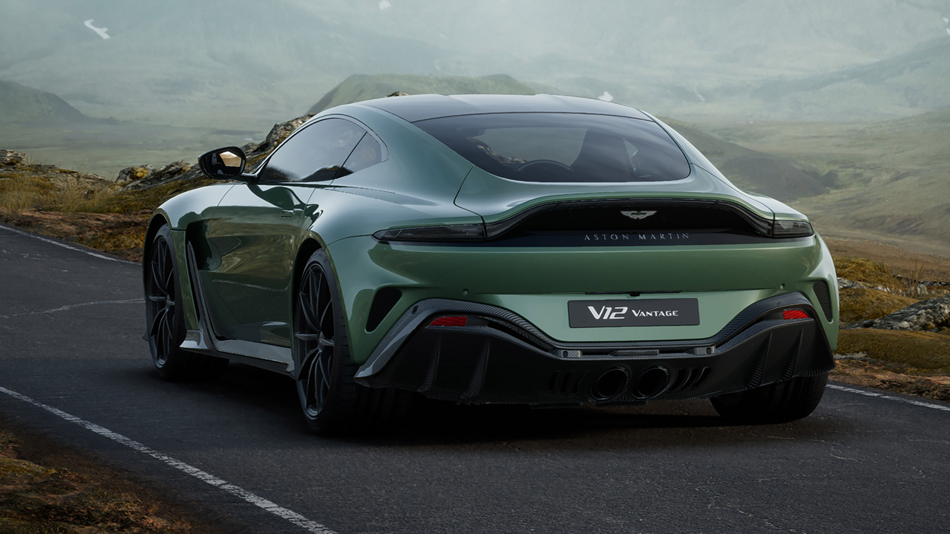 Астон Мартин в12 Vantage