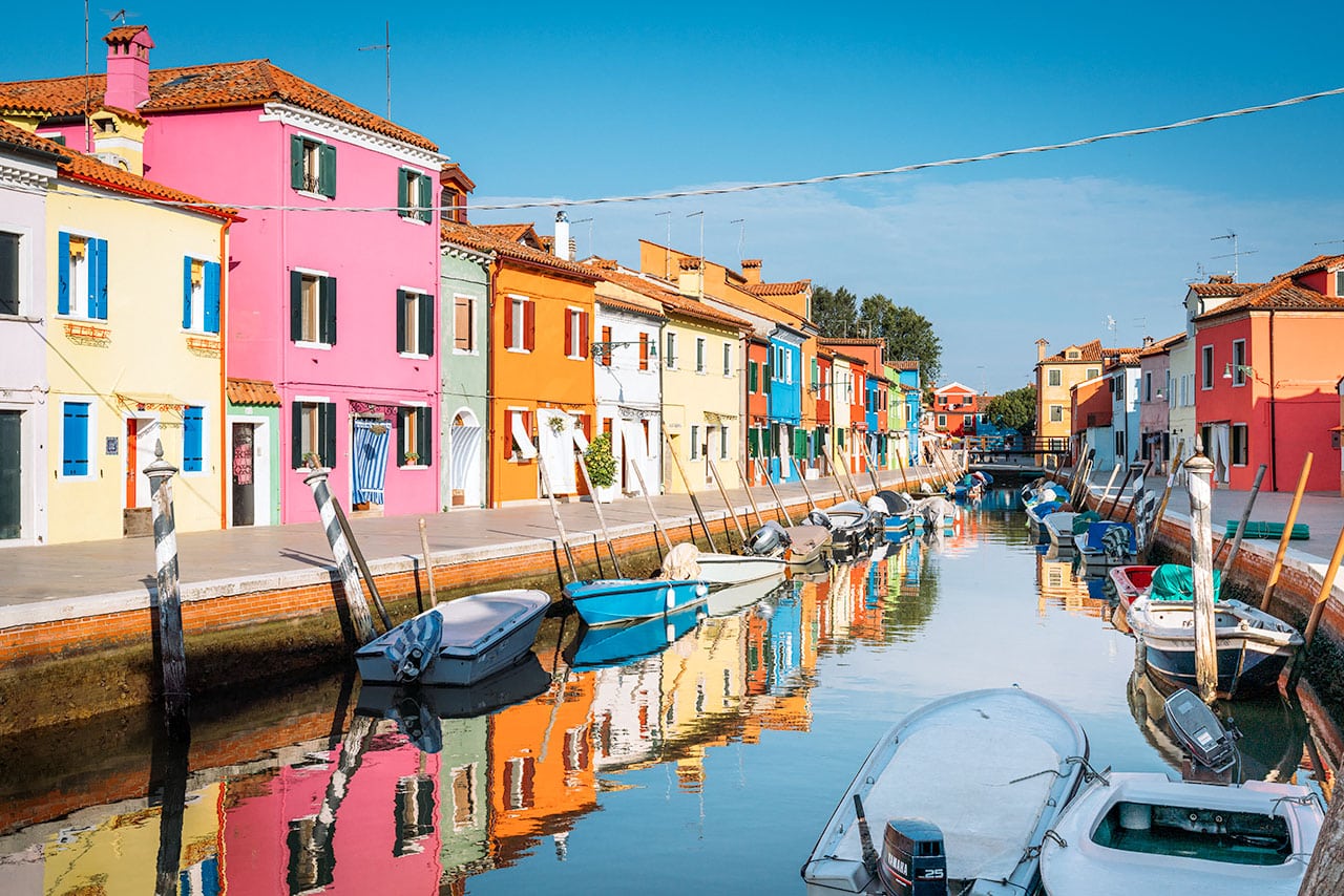 Getting Lost On Burano: Italy's Rainbow Island • Expert Vagabond