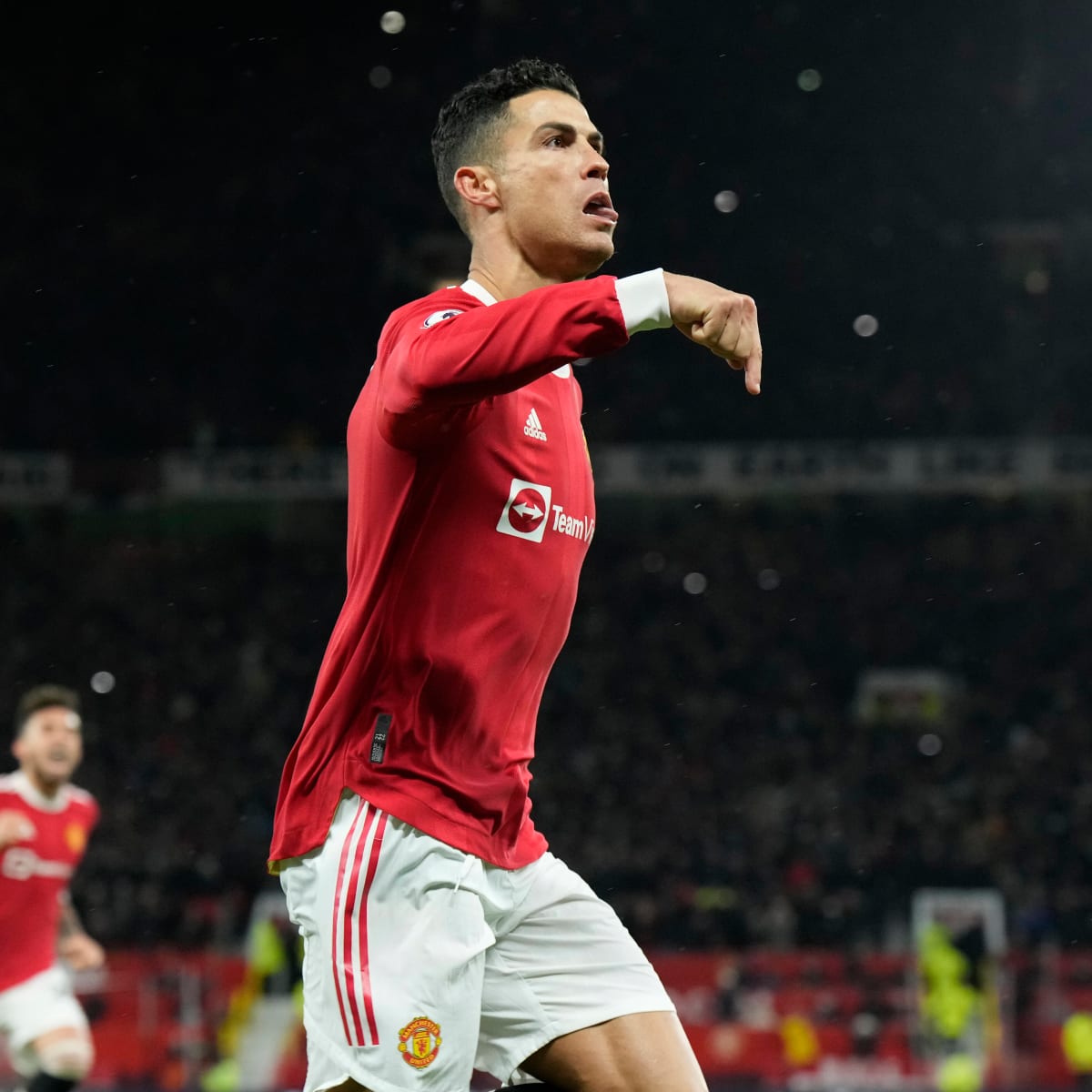 Cristiano Ronaldo breaks FIFA goals record as Man Utd beat Spurs on FanNation