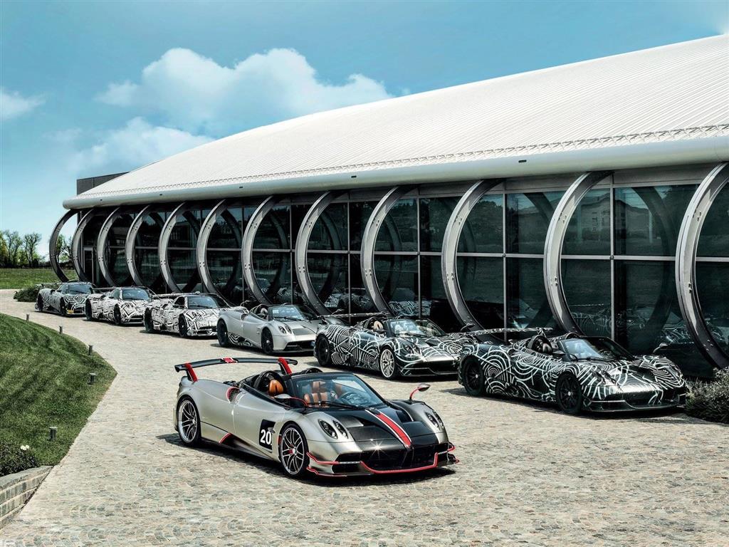 Pagani Huayra Roadster BC News and Information