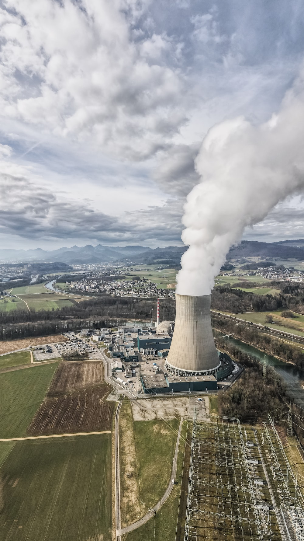 1K+ Nuclear Power Plant Picture. Download Free Image
