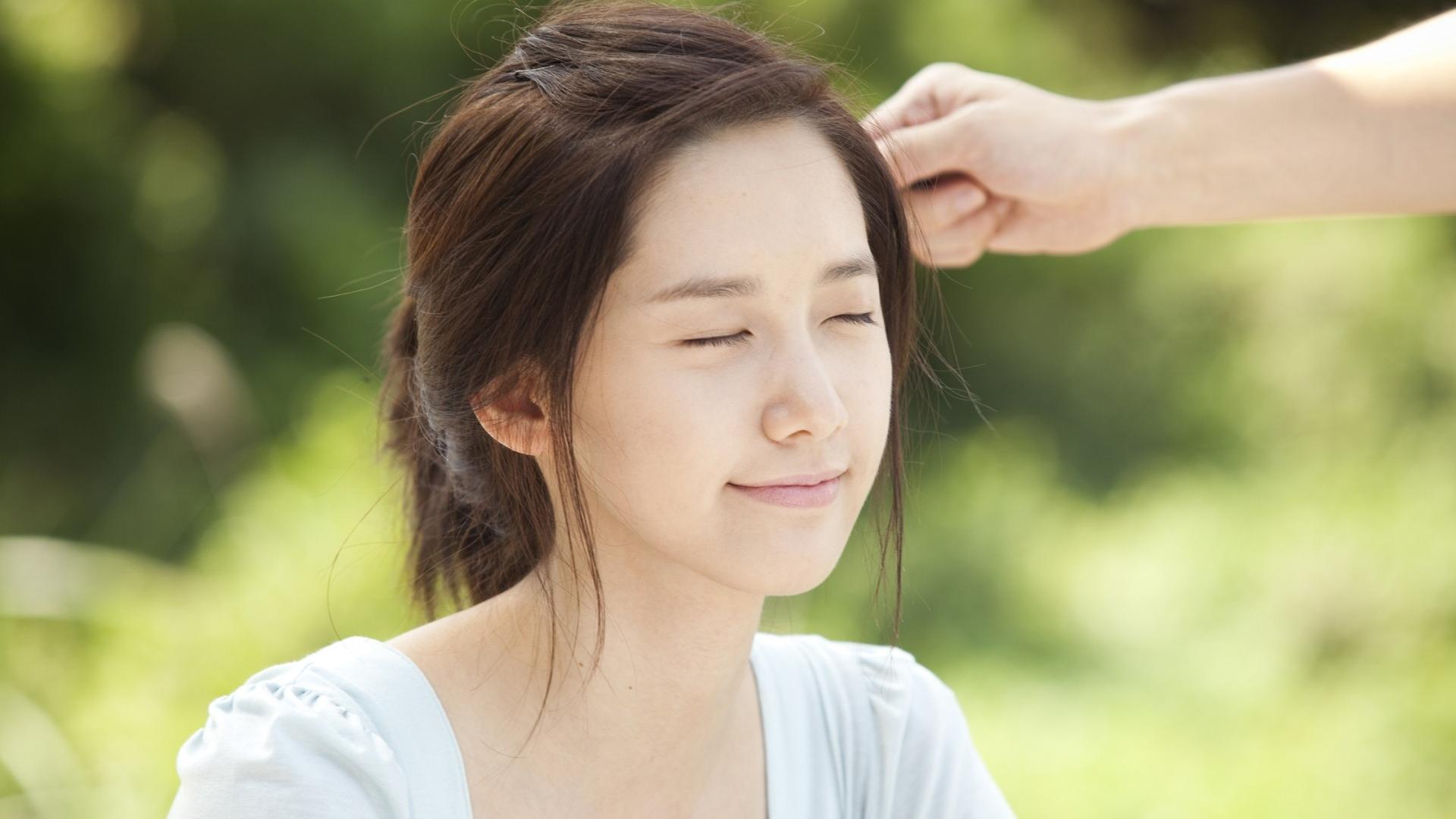 Yoona 4K wallpaper for your desktop or mobile screen free and easy to download