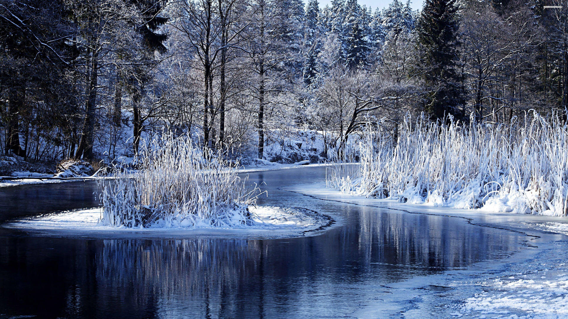 Download 4K 16:9 Winter River Wallpaper