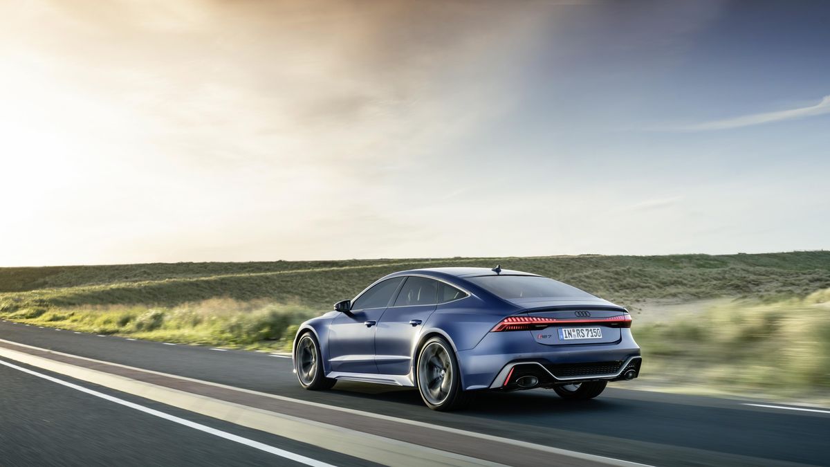 View Photo of the 2024 Audi RS7 Performance
