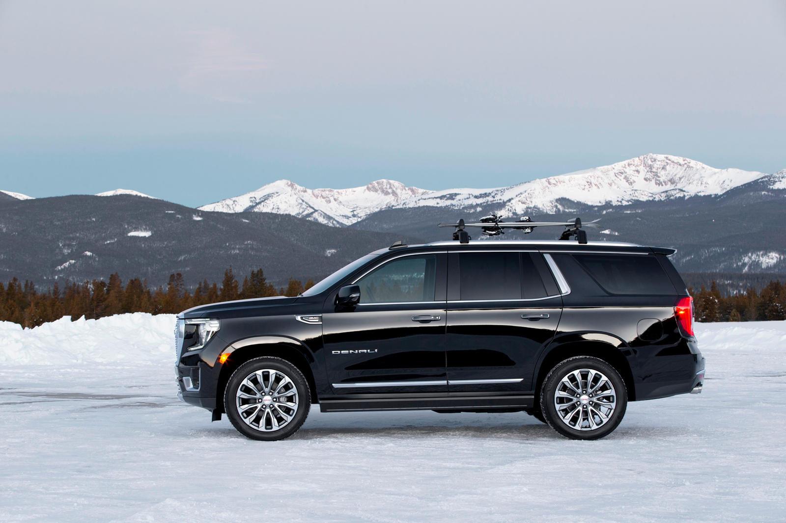 2023 GMC Yukon XL Exterior Dimensions: Colors Options & Accessories