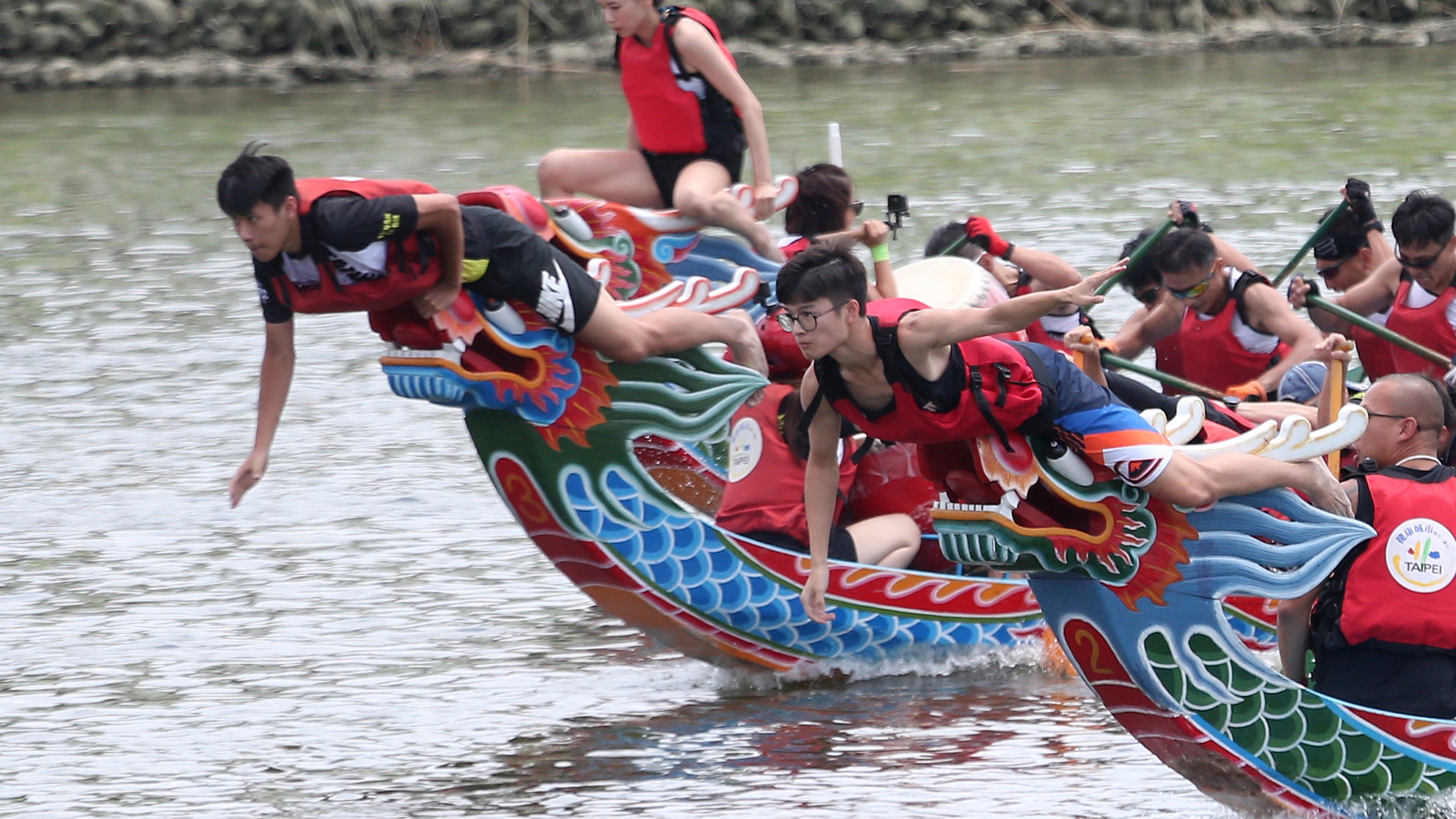 Taiwan's dragon boat races among few to be held this year. WOWK 13 News