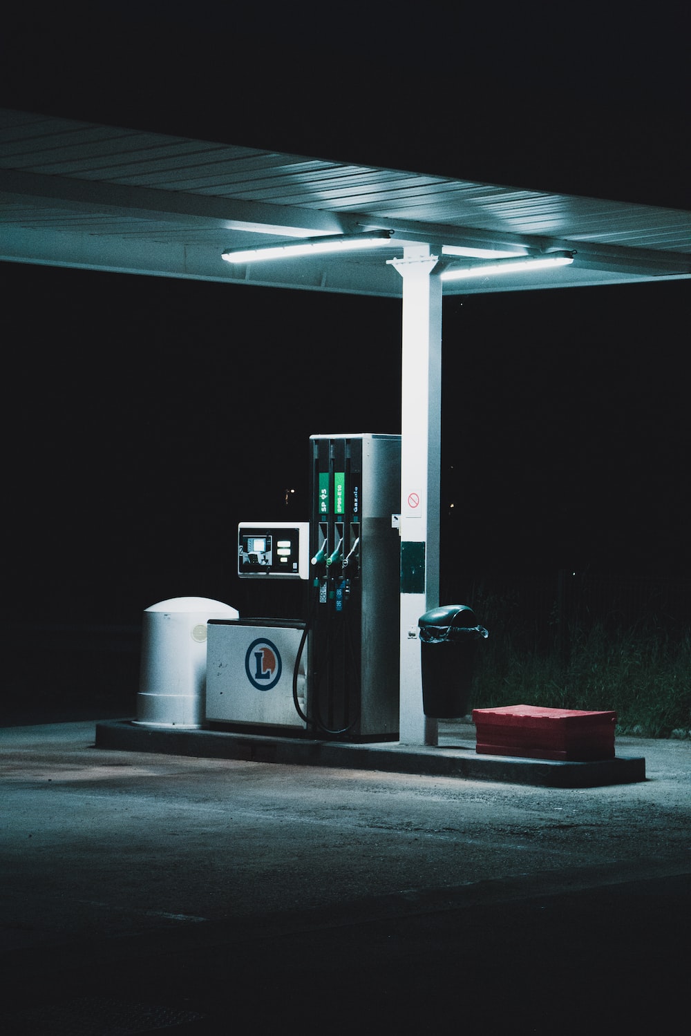 gray and black gas station photo