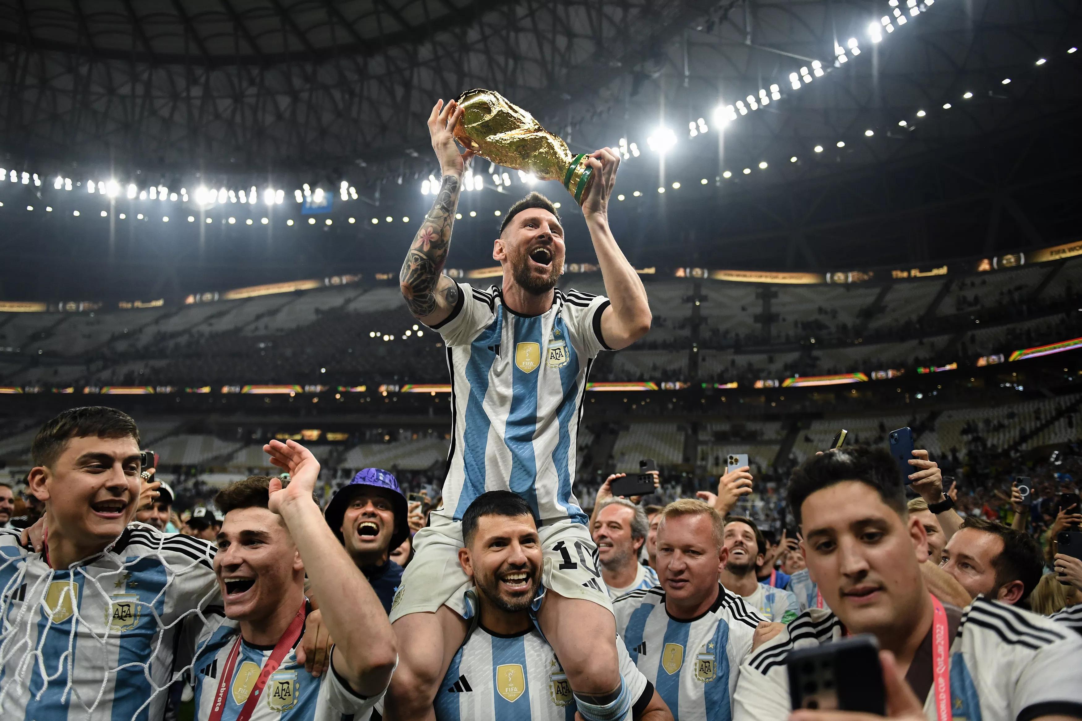 Messi World Cup Trophy Wallpapers Wallpaper Cave