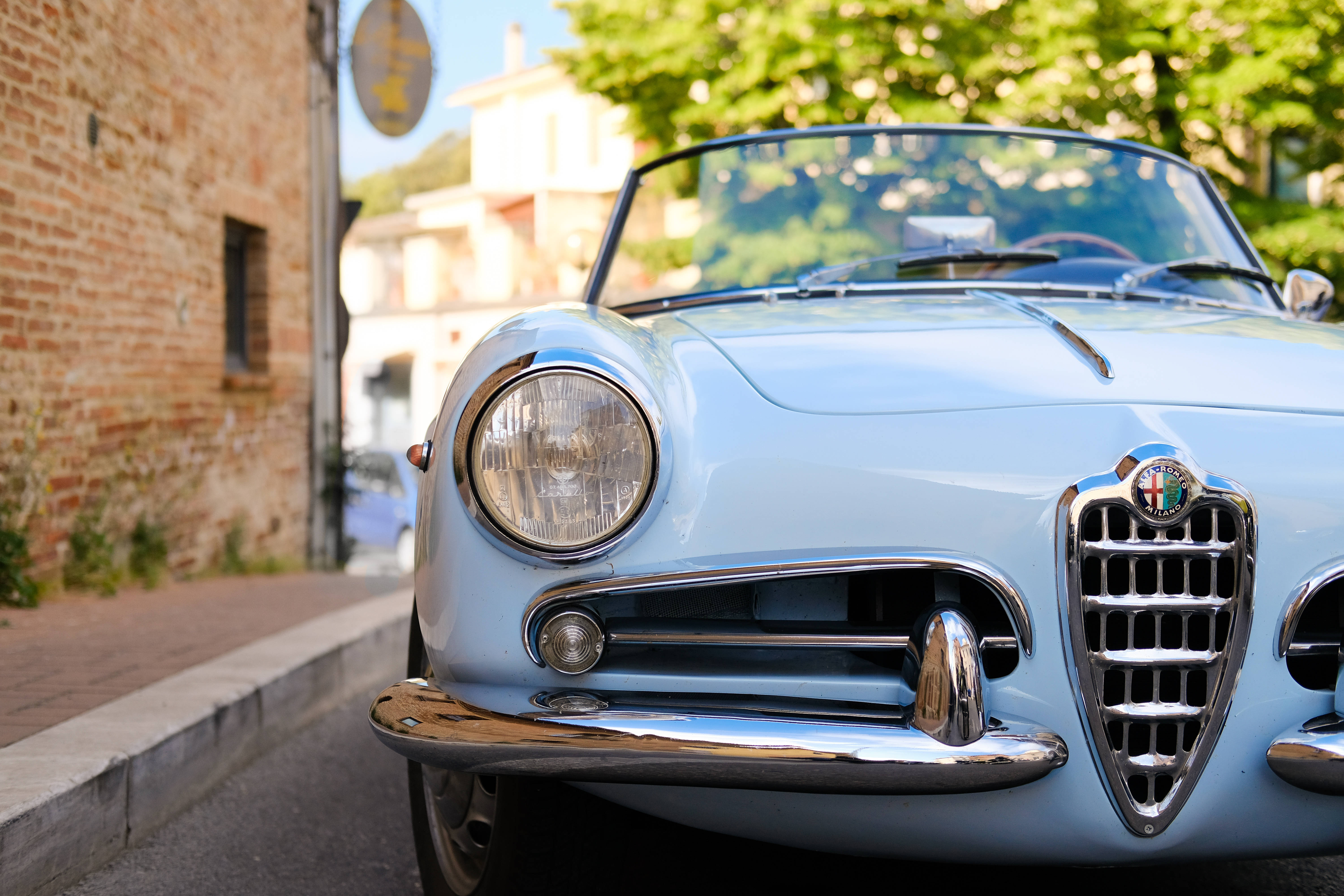 Download Pale Blue Alfa Romeo Giulietta Spider Wallpaper