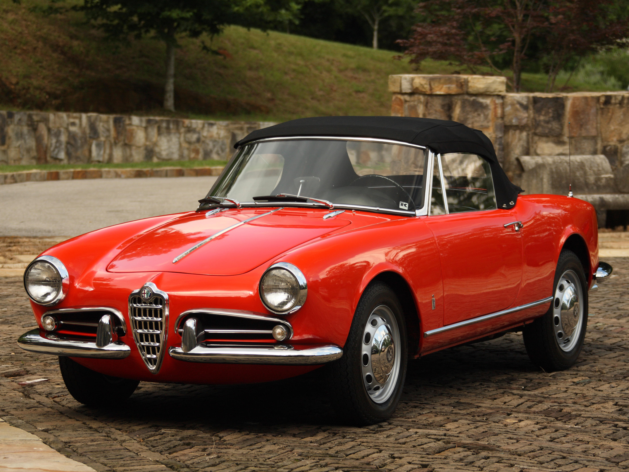 Alfa Romeo Giulietta Spider retro f wallpaperx1536