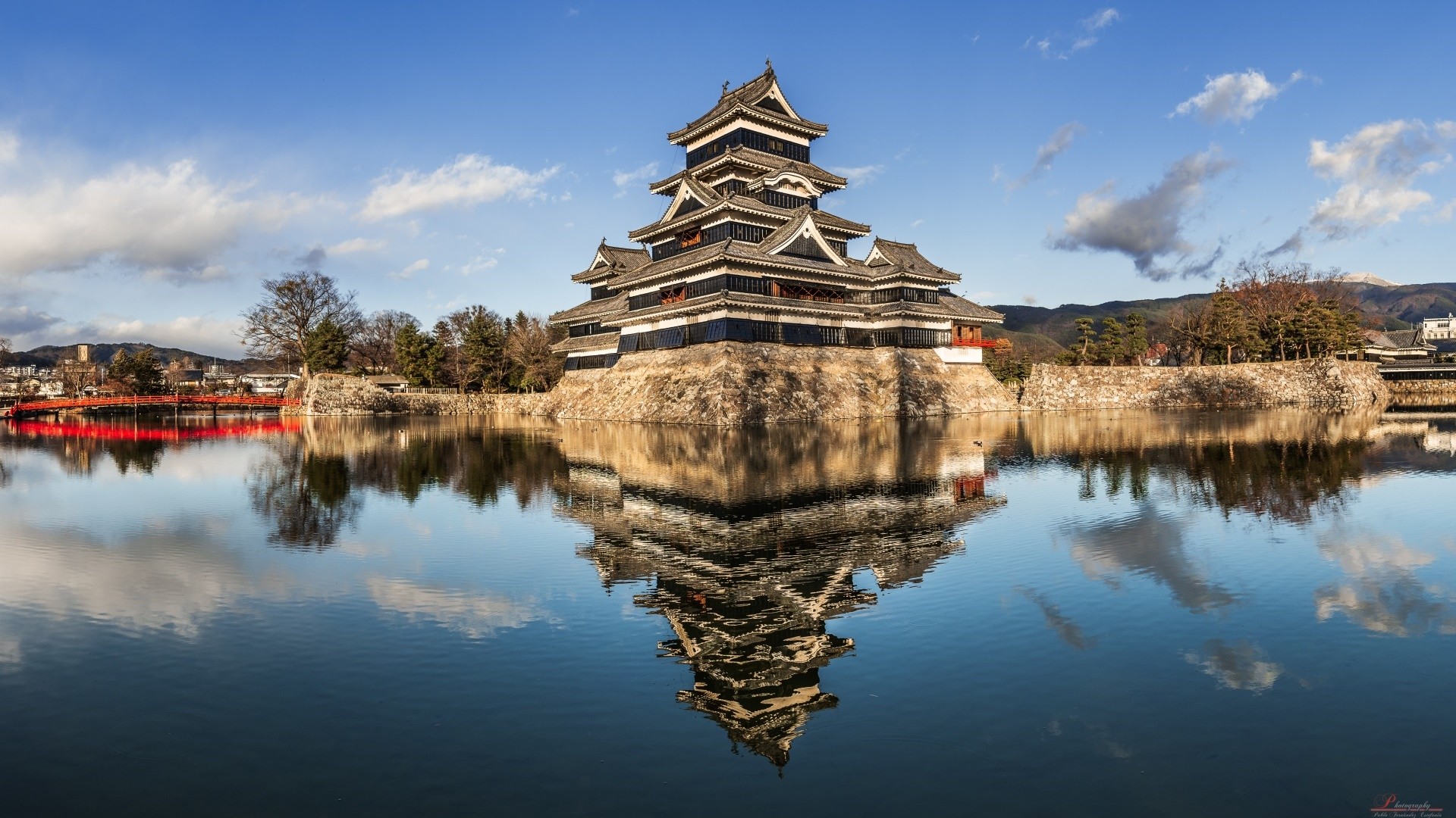 Wallpaper, Japan, temple, landscape, city, lake, water, building, reflection, sky, Tourism, pagoda, Bank, Chinese architecture, Matsumoto Castle, cloud, tree, moat, landmark, reservoir, 1920x1080 px, tourist attraction, waterway, historic site