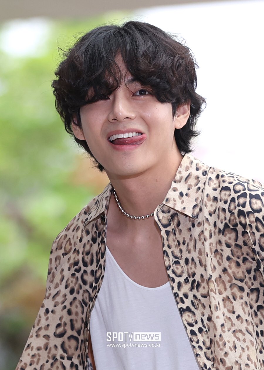 taehyung pics⚡️. Jinny's Kitchen TAEHYUNG