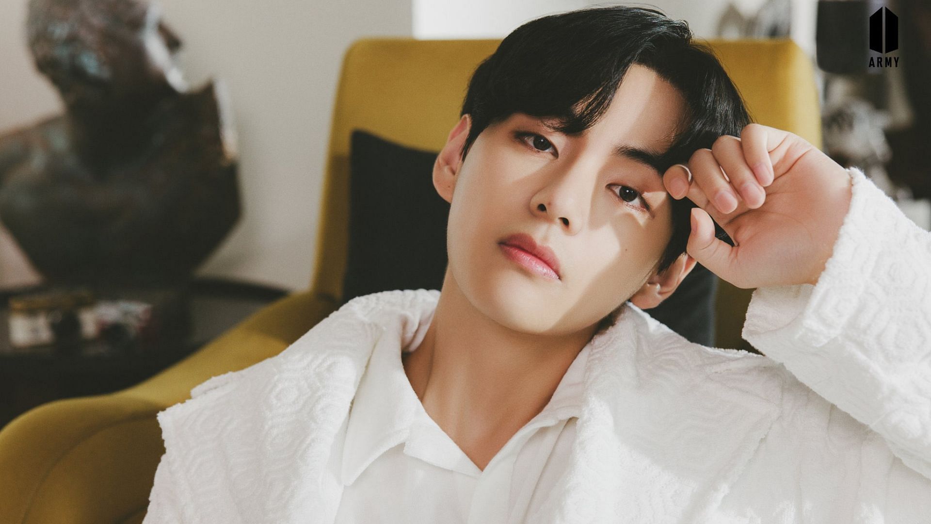 BTS' V's fans are certain that “KTH1 is coming” based on recent change of his profile picture on Weverse, Spotify, and Melon