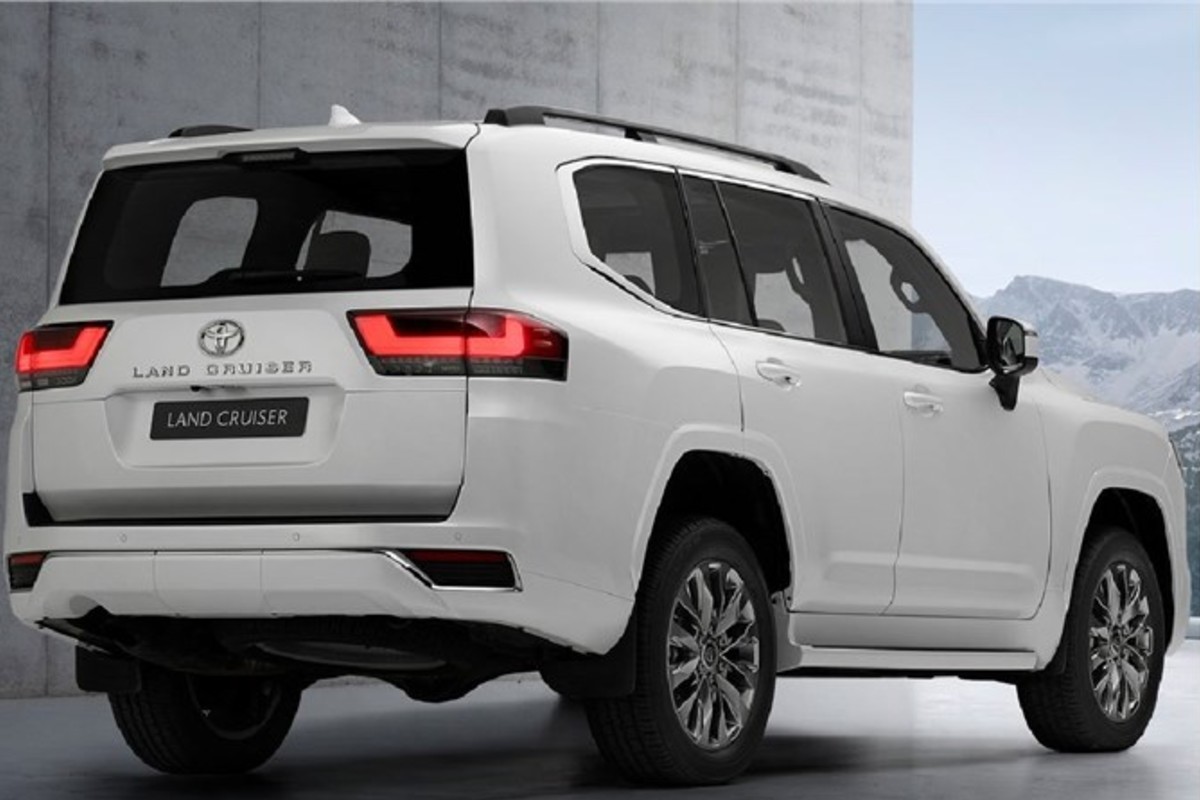 All New Toyota Land Cruiser LC 300 Start In India