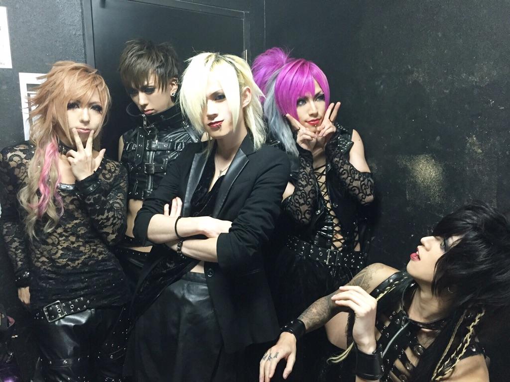 Dadaroma with Itsuki (The Black Swan)