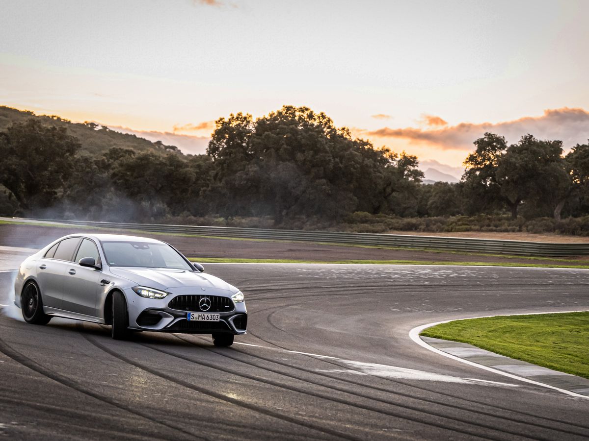 Мерседес c63 AMG Performance