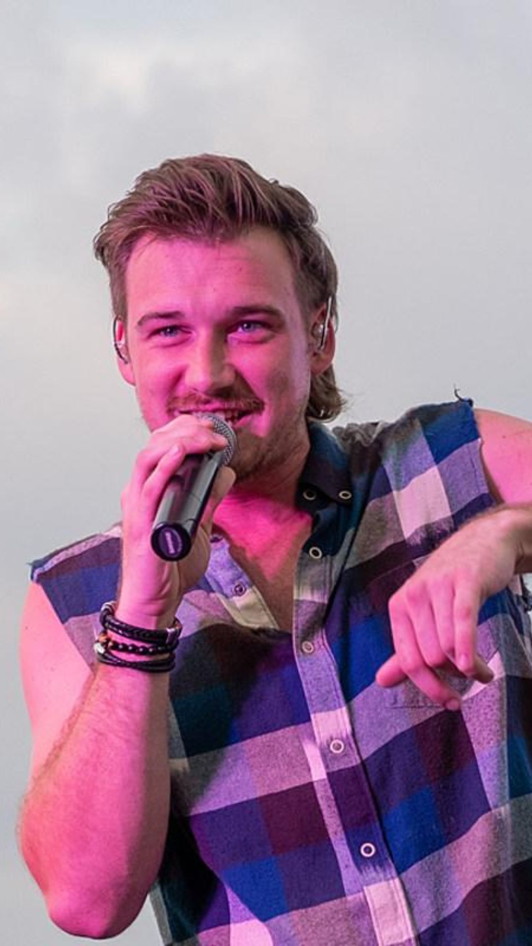 Download Morgan Wallen Happy Hour Radio Wallpaper  Wallpaperscom