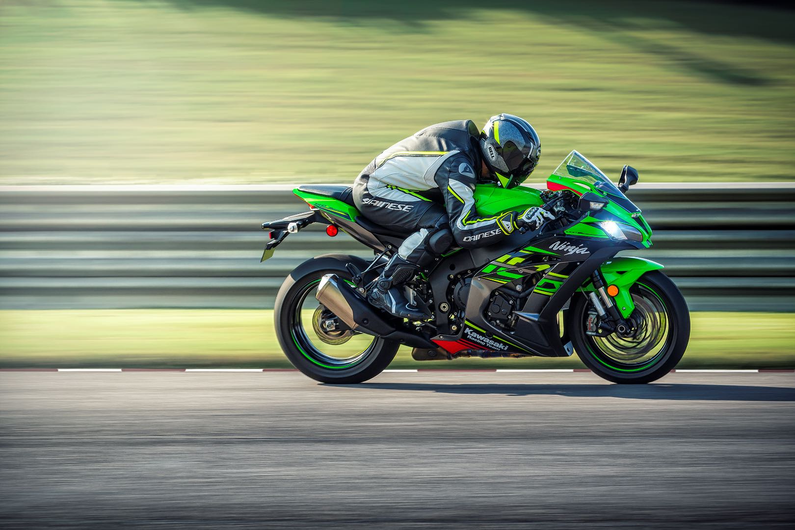 Kawasaki Ninja ZX 10R And ZX 10RR Updates. First Look (6 Fast Facts)