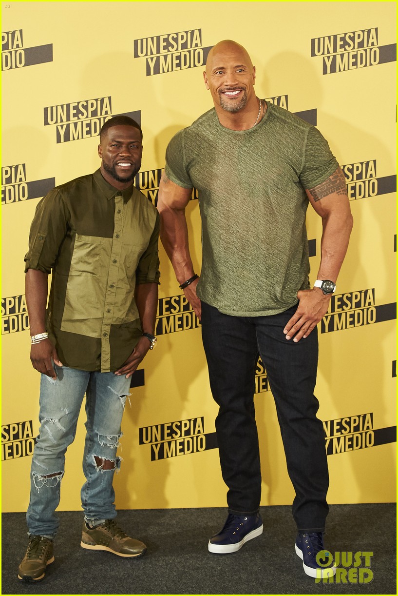 Dwayne 'The Rock' Johnson Warns Fans Not to Interrupt Him at the Gym: Photo 3675812. Dwayne Johnson, Kevin Hart, The Rock Picture
